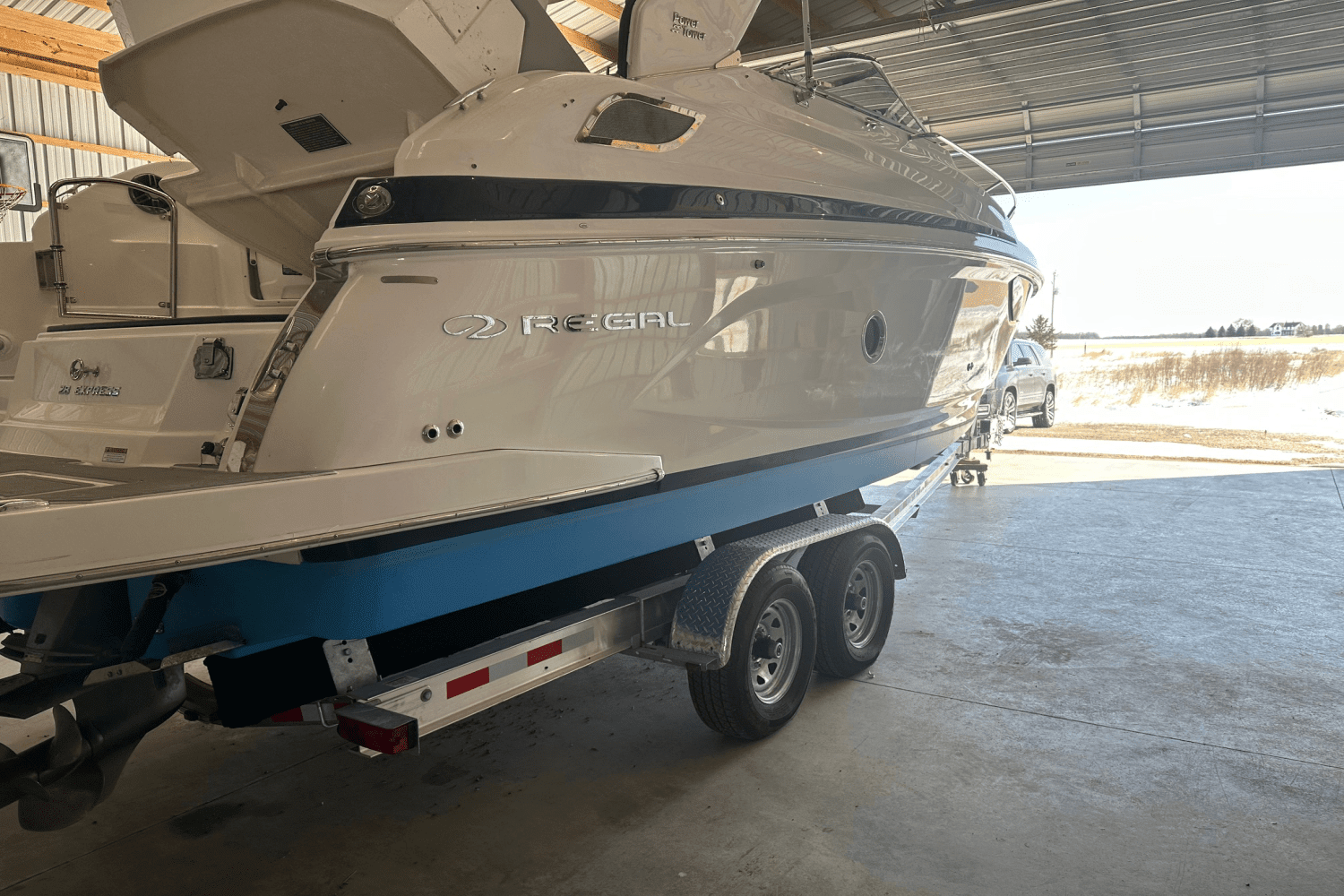 2023 Regal 28 EXPRESS CRUISER Image Thumbnail #3