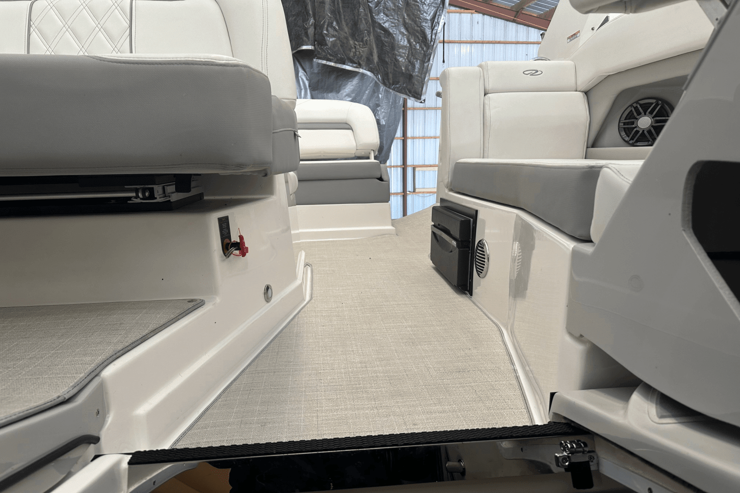 2023 Regal 28 EXPRESS CRUISER Image Thumbnail #22