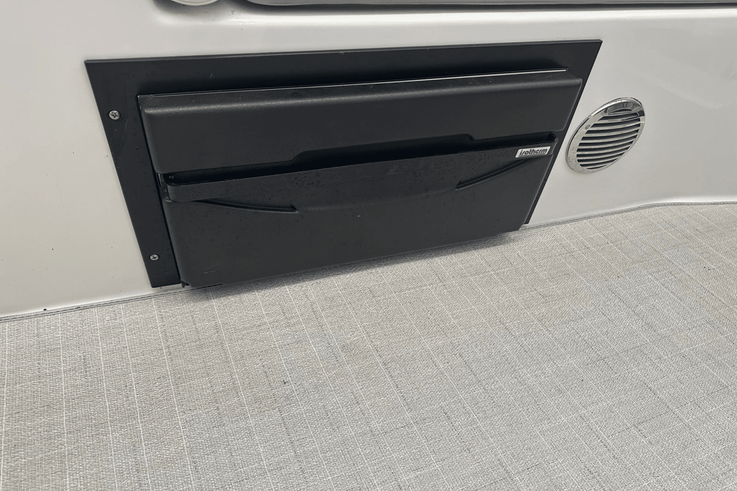 2023 Regal 28 EXPRESS CRUISER Image Thumbnail #8