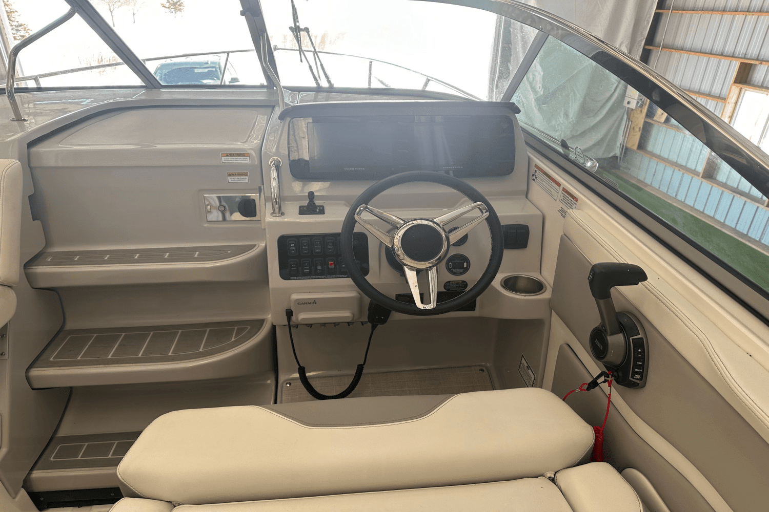 2023 Regal 28 EXPRESS CRUISER Image Thumbnail #10