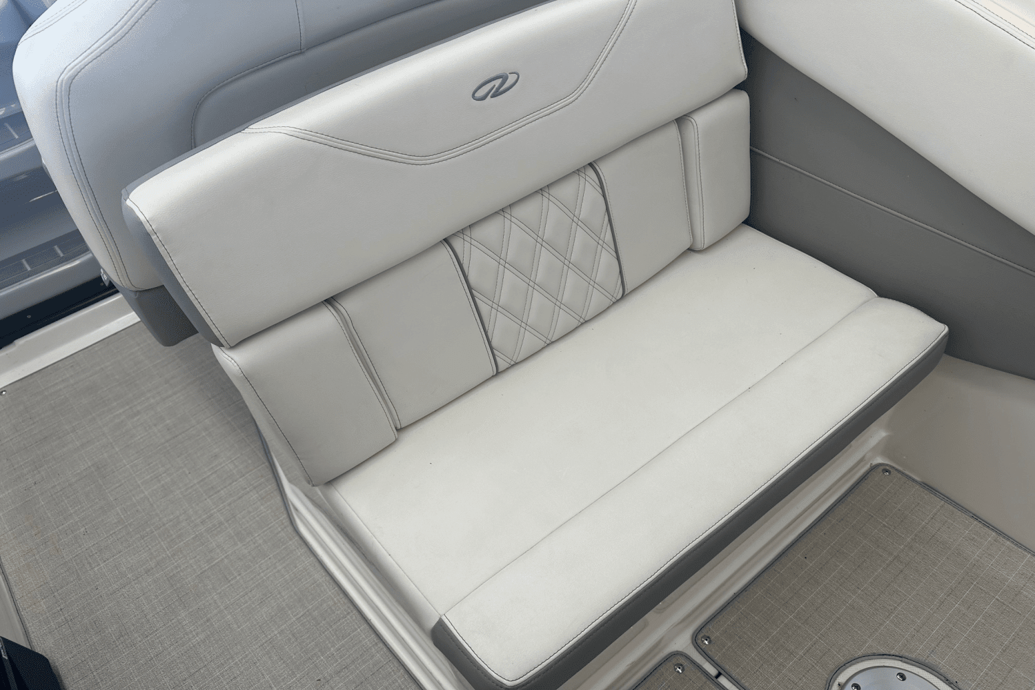 2023 Regal 28 EXPRESS CRUISER Image Thumbnail #5