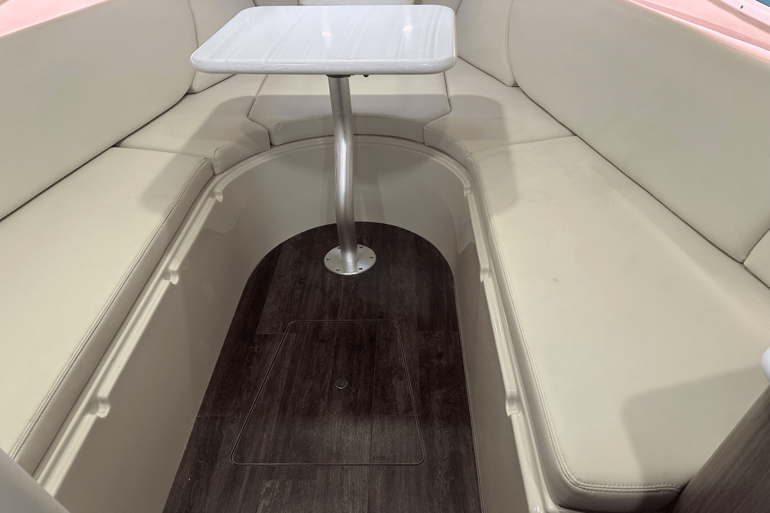 2023 Regal 28 EXPRESS CRUISER Image Thumbnail #25