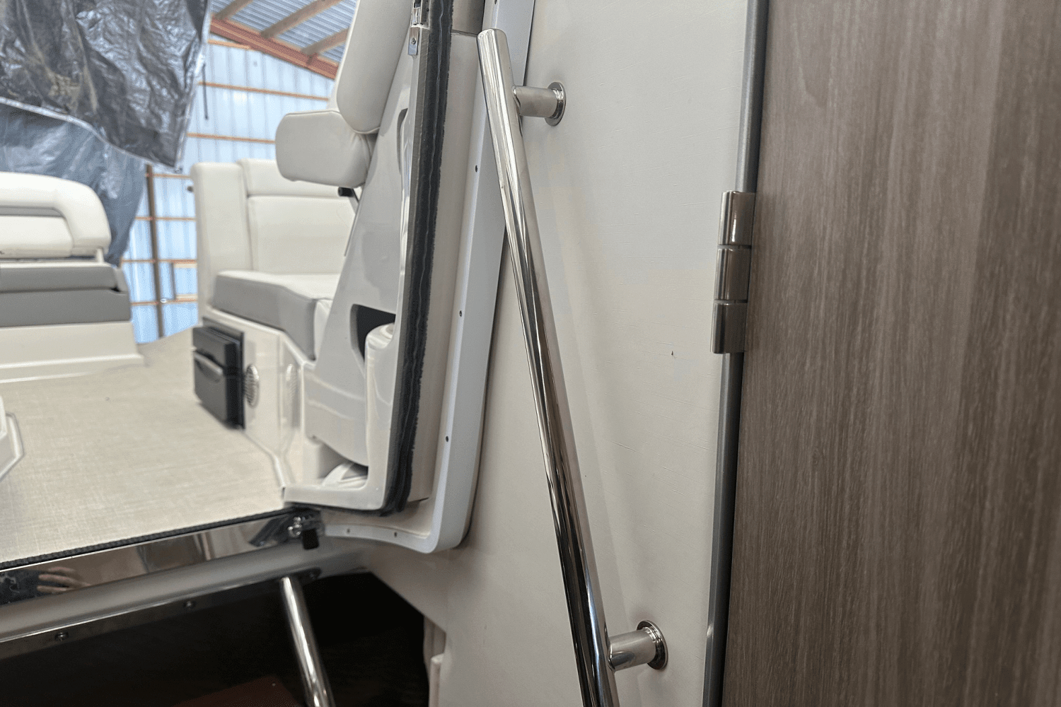 2023 Regal 28 EXPRESS CRUISER Image Thumbnail #23