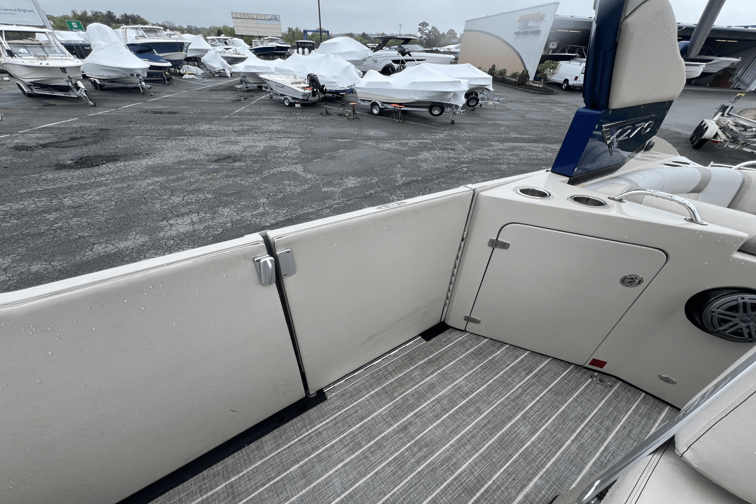 2016 Harris V 270 Image Thumbnail #14