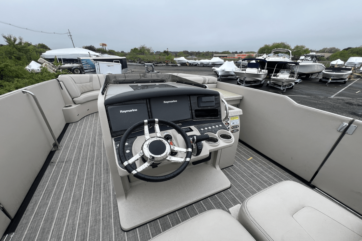 2016 Harris V 270 Image Thumbnail #11