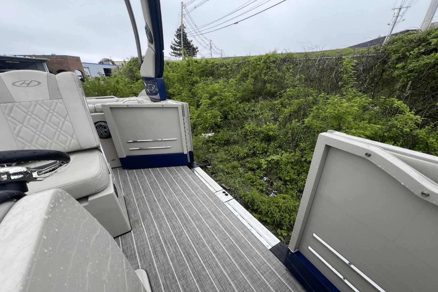2016 Harris V 270 Image Thumbnail #10