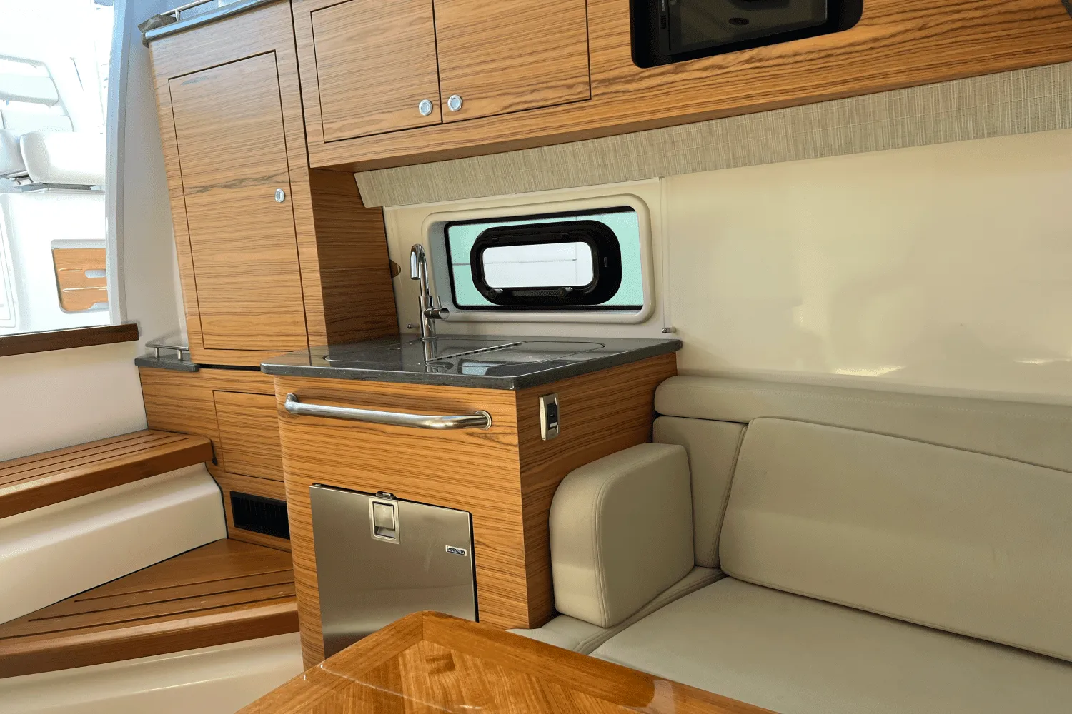 2020 Boston Whaler 380 REALM Image Thumbnail #20