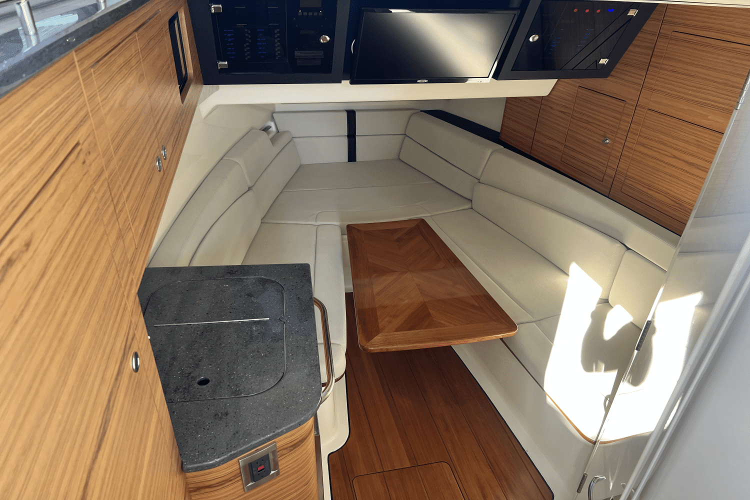 2020 Boston Whaler 380 REALM Image Thumbnail #19