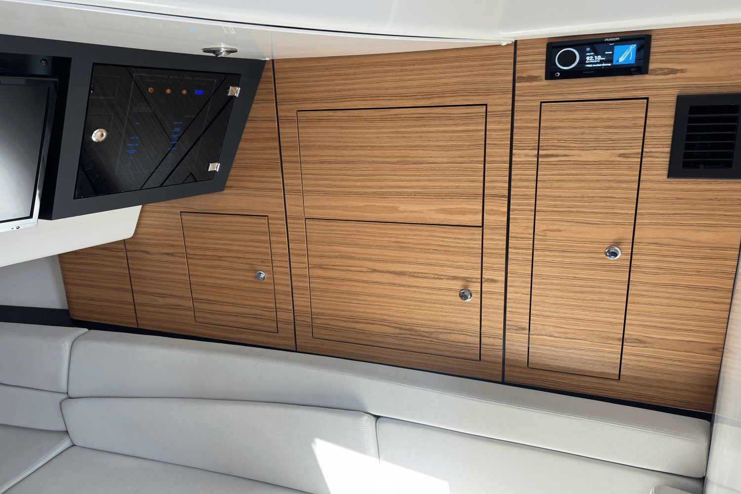 2020 Boston Whaler 380 REALM Image Thumbnail #21