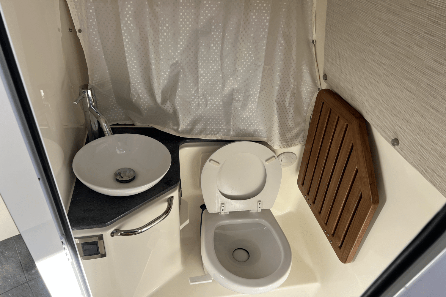 2020 Boston Whaler 380 REALM Image Thumbnail #23
