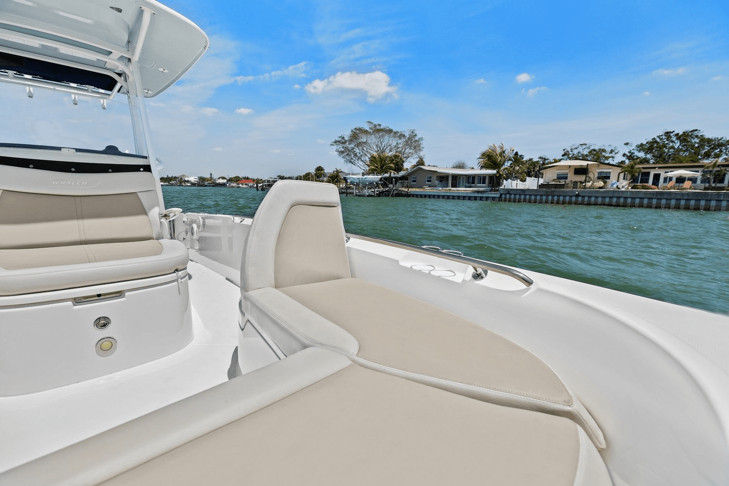 2020 Boston Whaler 270 DAUNTLESS Image Thumbnail #25