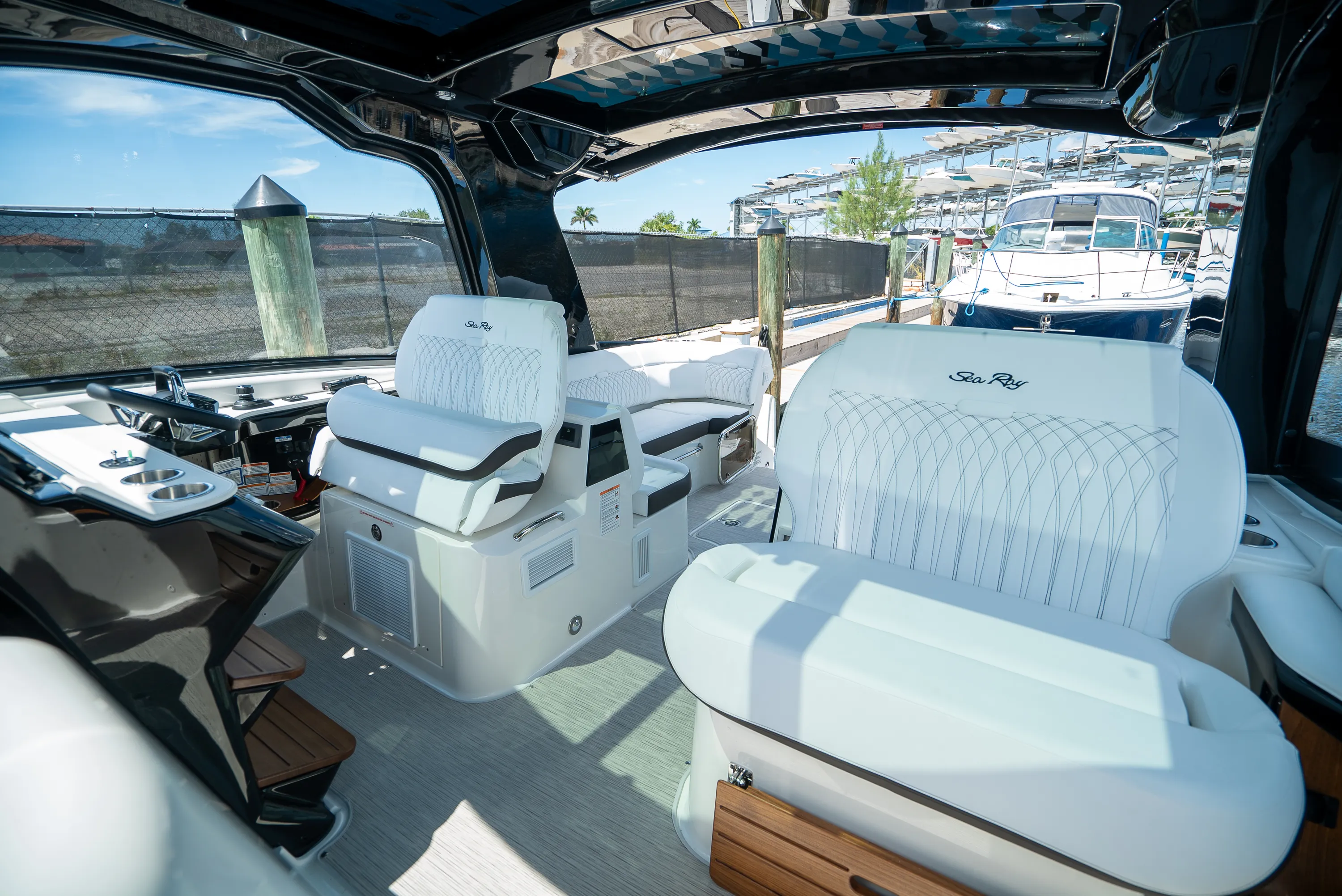 2026 Sea Ray Sundancer 370 Outboard Image Thumbnail #13