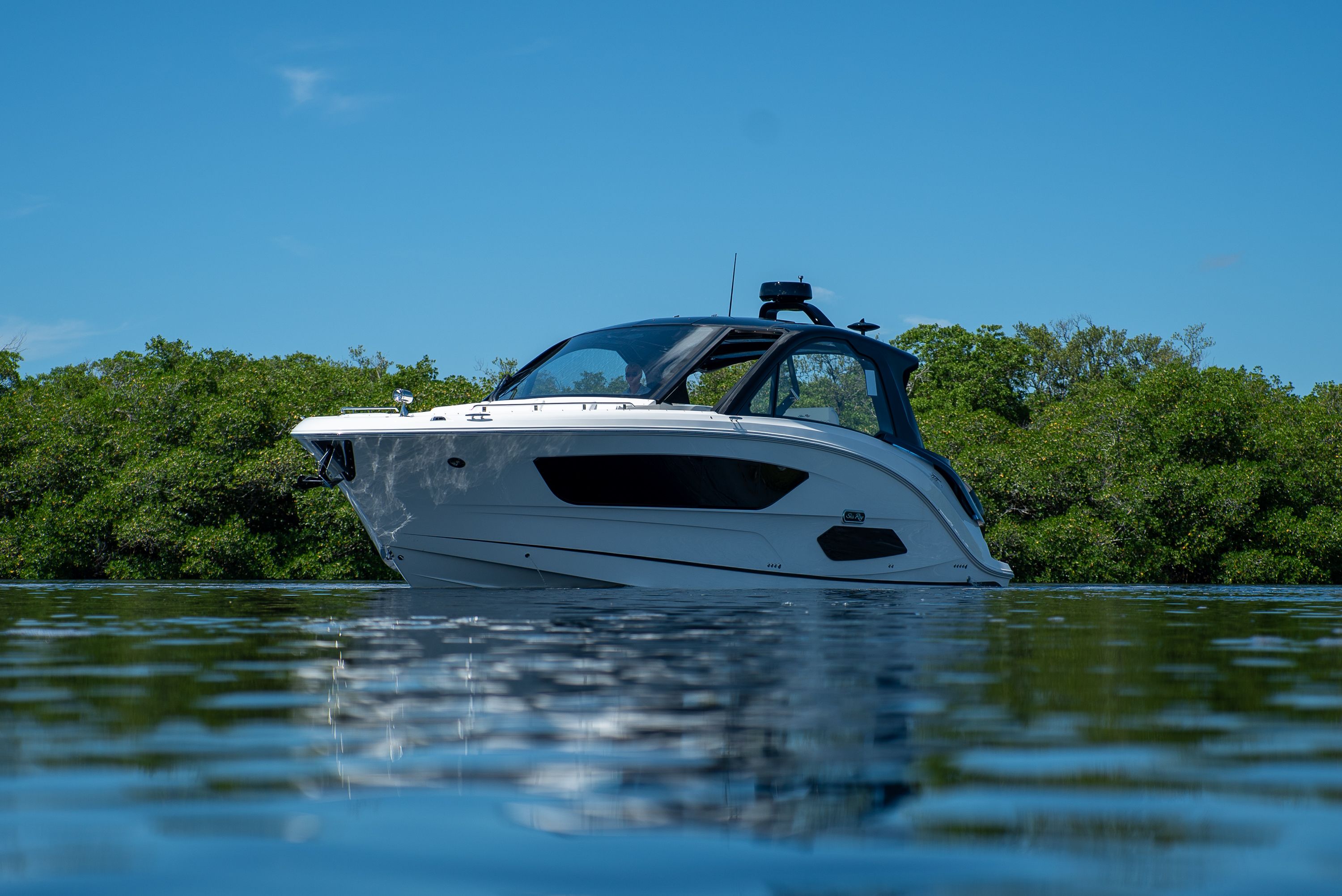 2026 Sea Ray Sundancer 370 Outboard Image Thumbnail #36