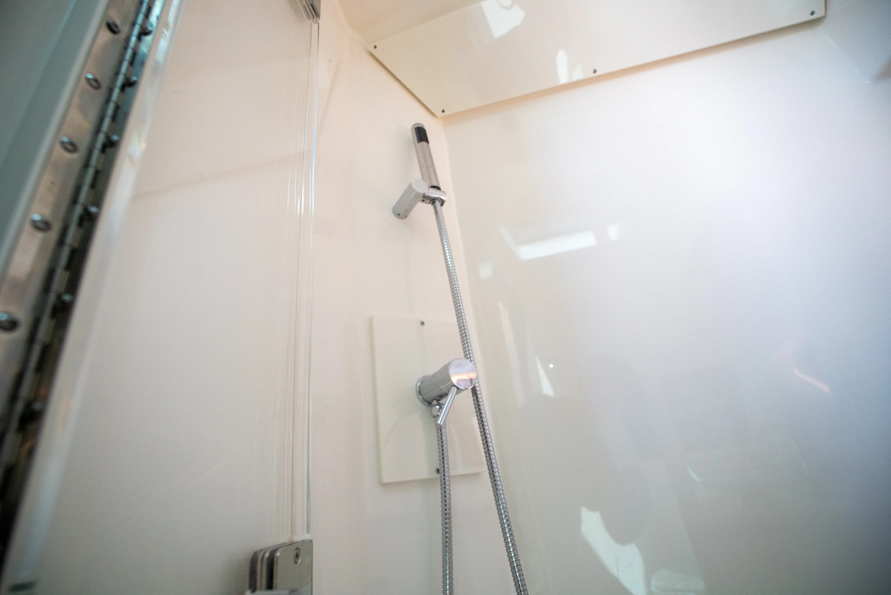 2026 Sea Ray Sundancer 370 Outboard Image Thumbnail #23