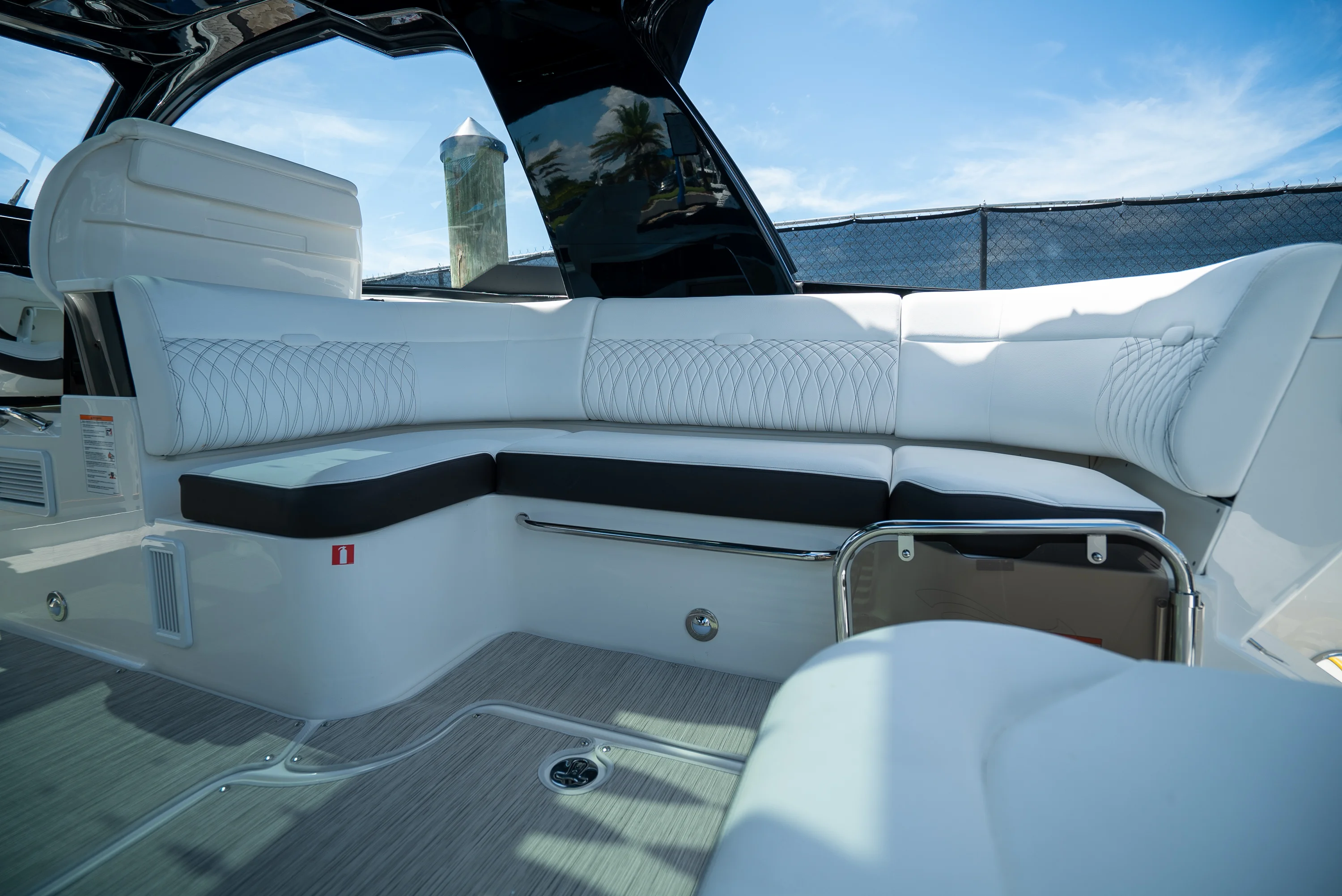 2026 Sea Ray Sundancer 370 Outboard Image Thumbnail #6