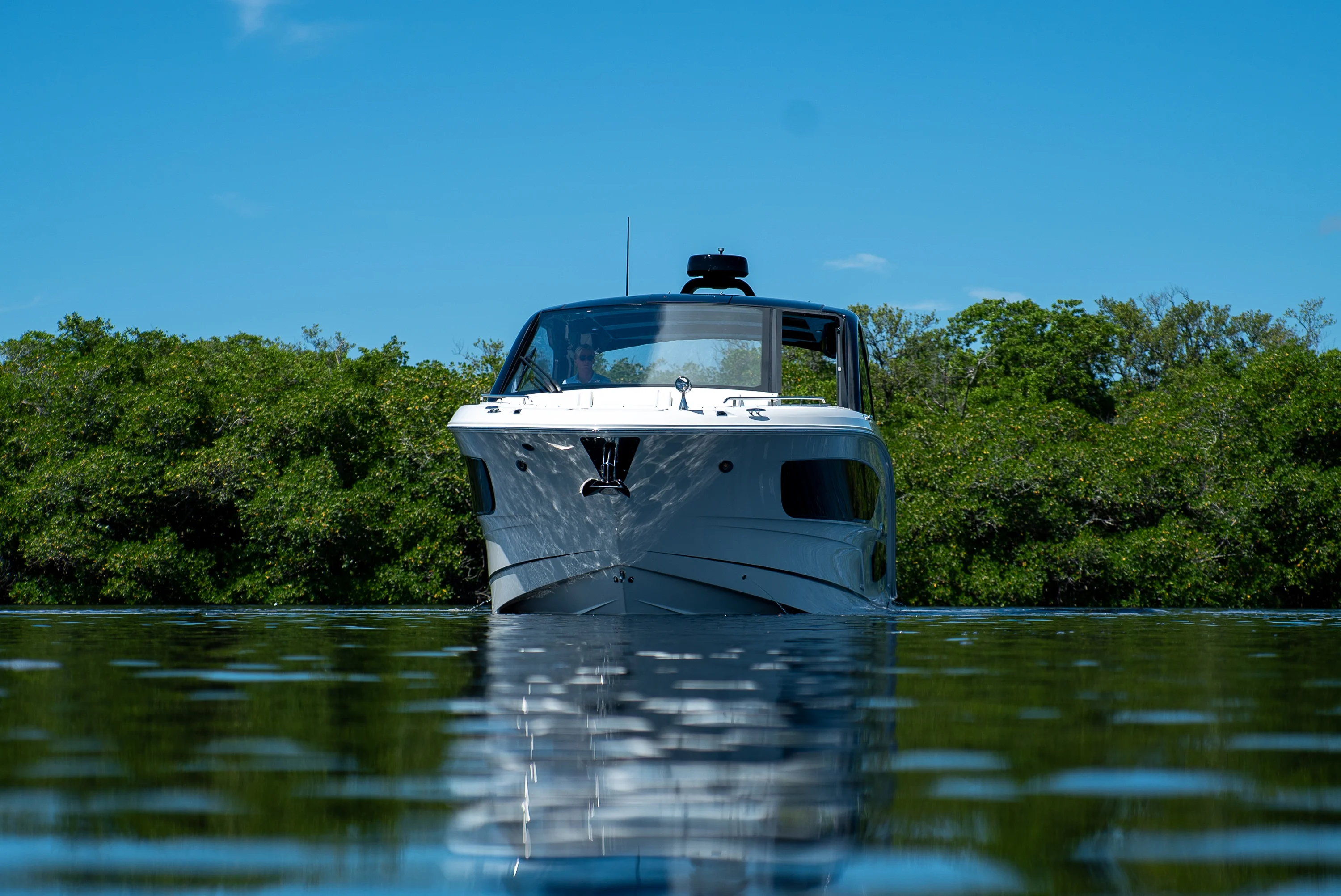 2026 Sea Ray Sundancer 370 Outboard Image Thumbnail #37