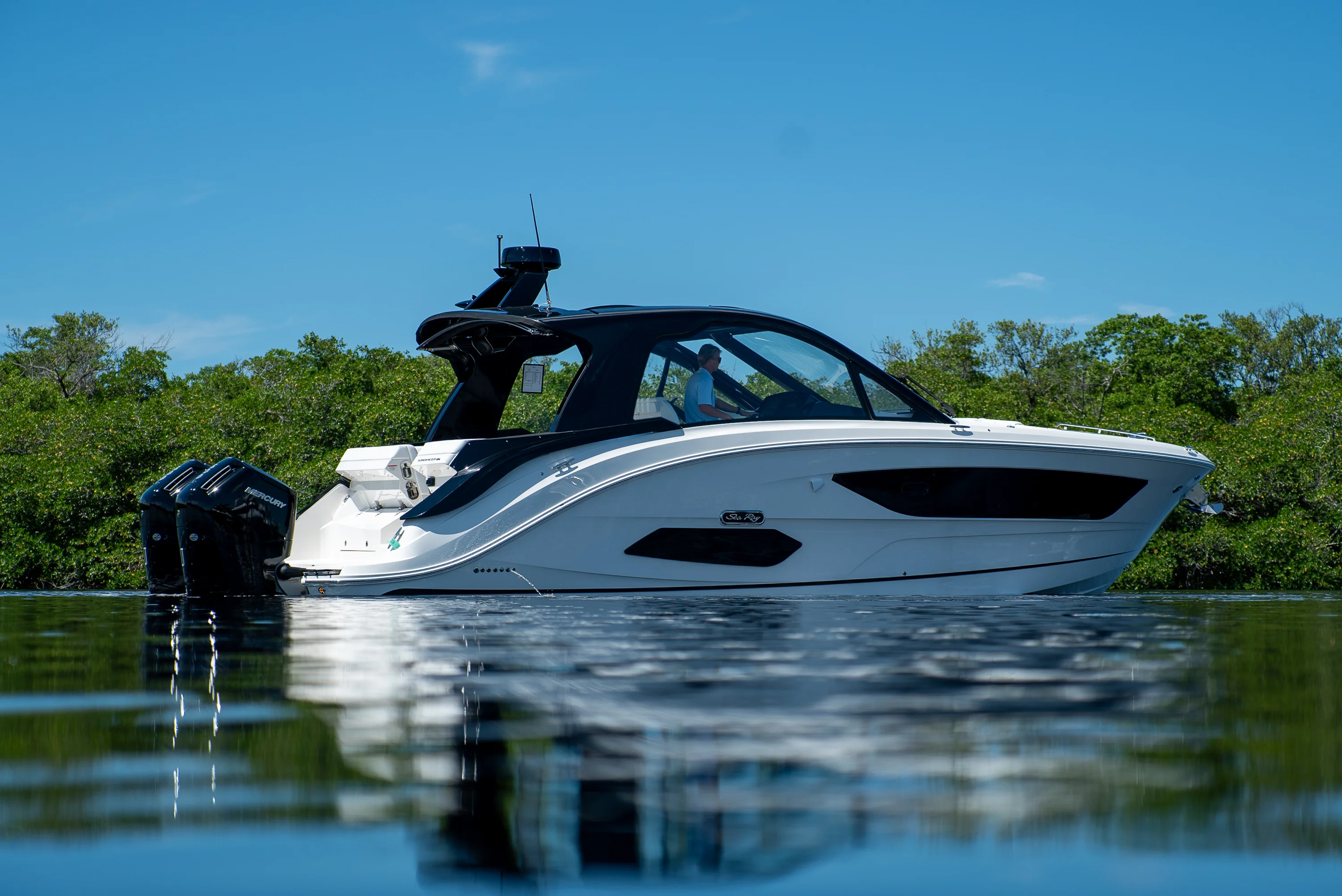 2026 Sea Ray Sundancer 370 Outboard Image Thumbnail #42