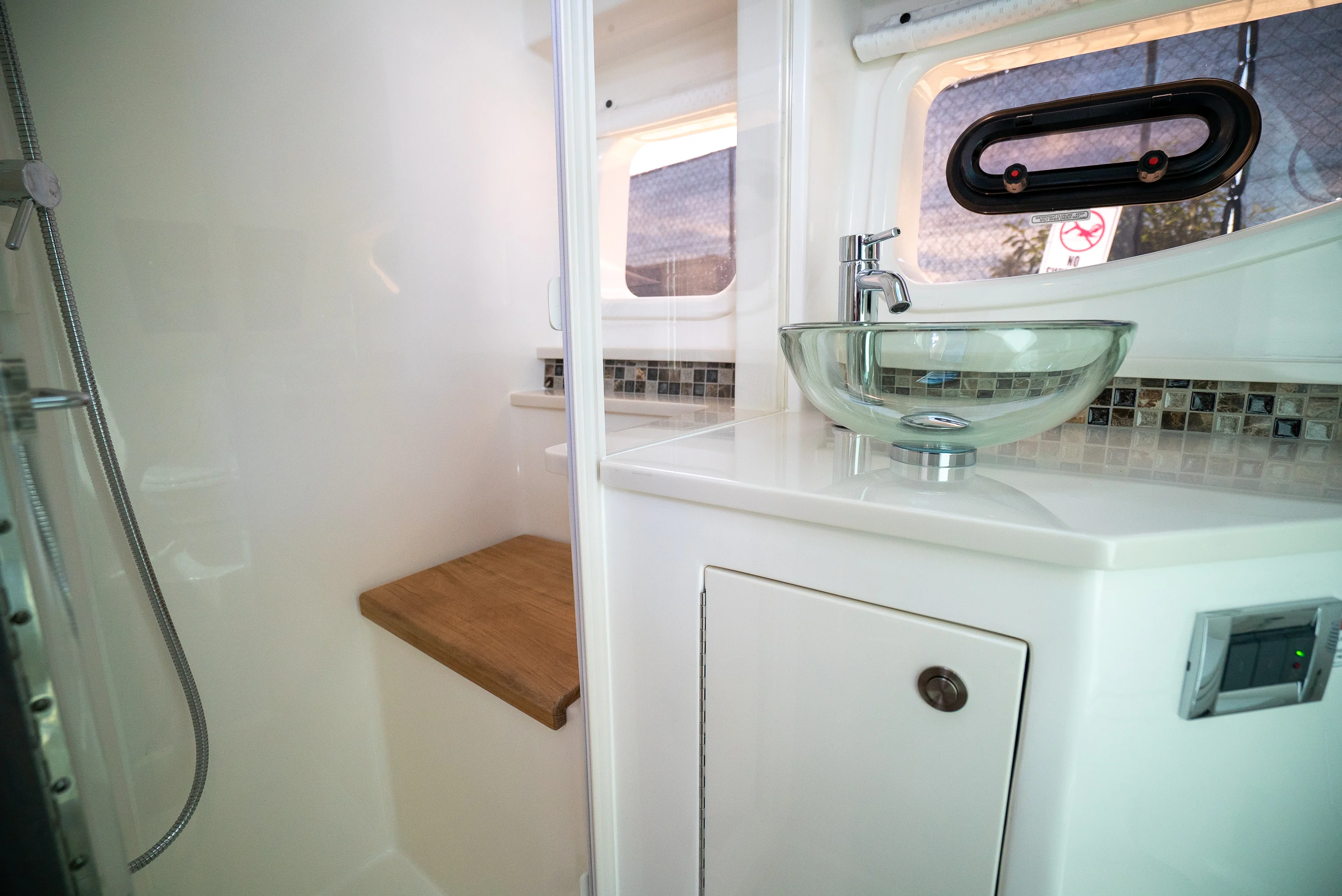 2026 Sea Ray Sundancer 370 Outboard Image Thumbnail #22