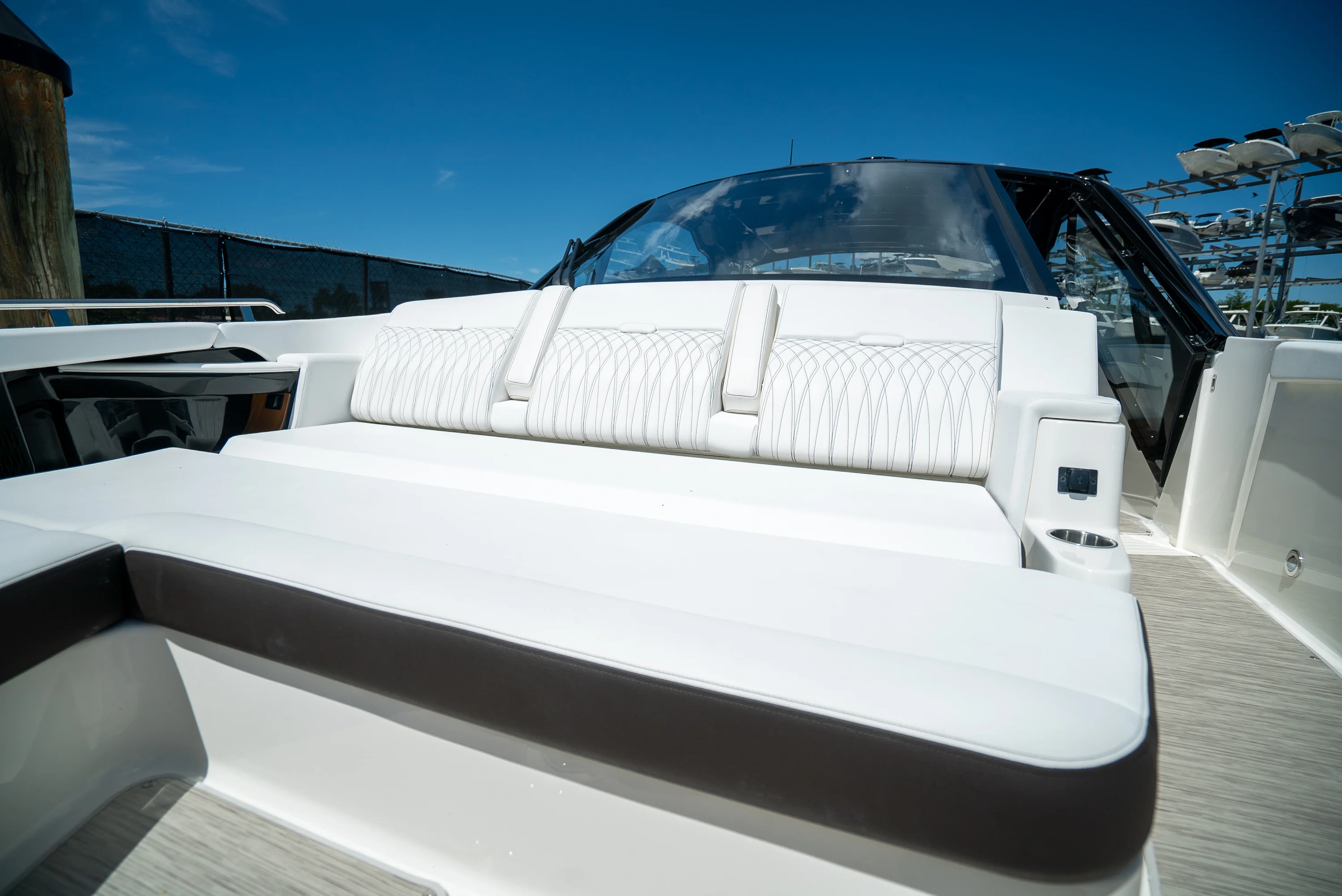 2026 Sea Ray Sundancer 370 Outboard Image Thumbnail #27