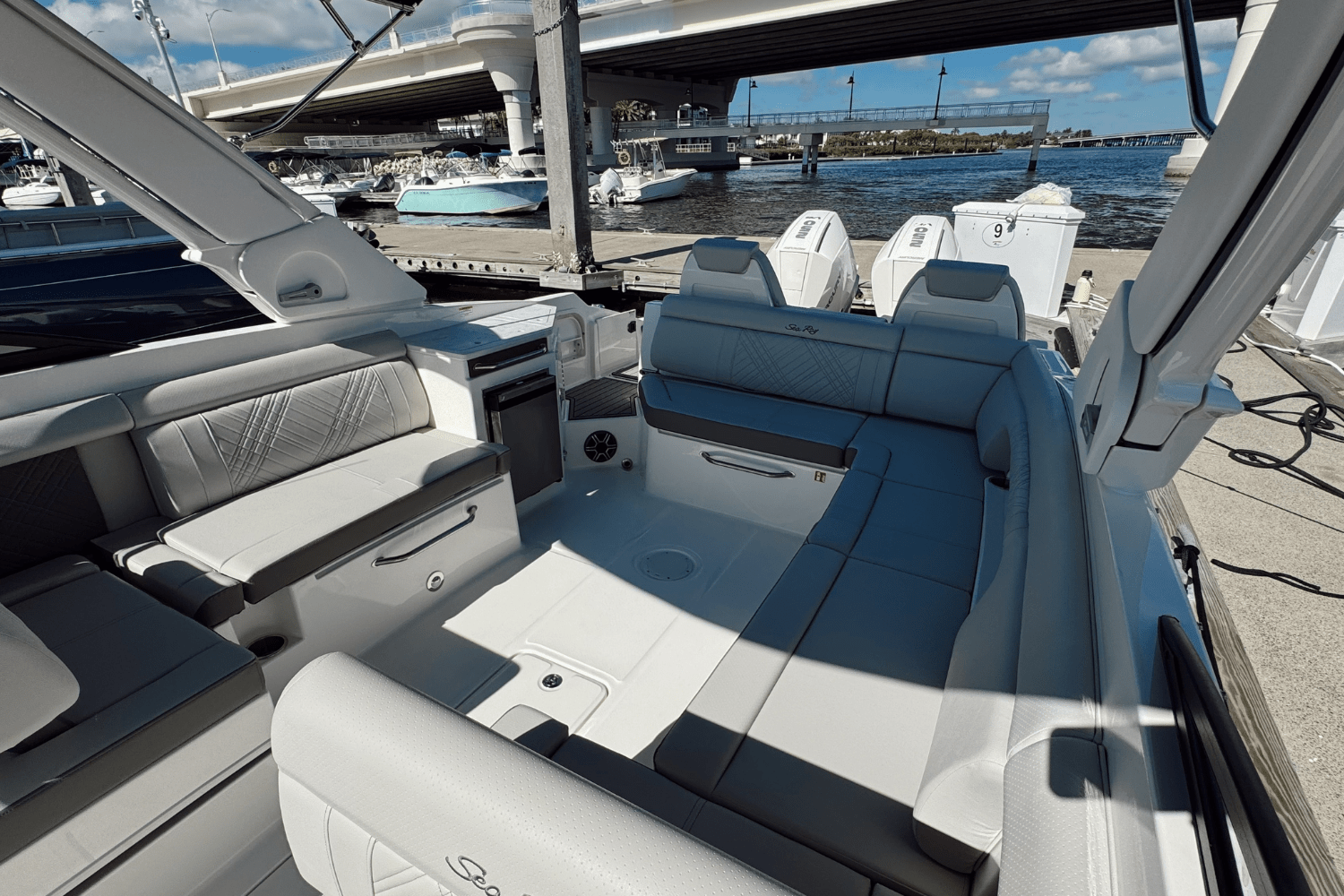 2026 Sea Ray SDX 290 Outboard Image Thumbnail #15