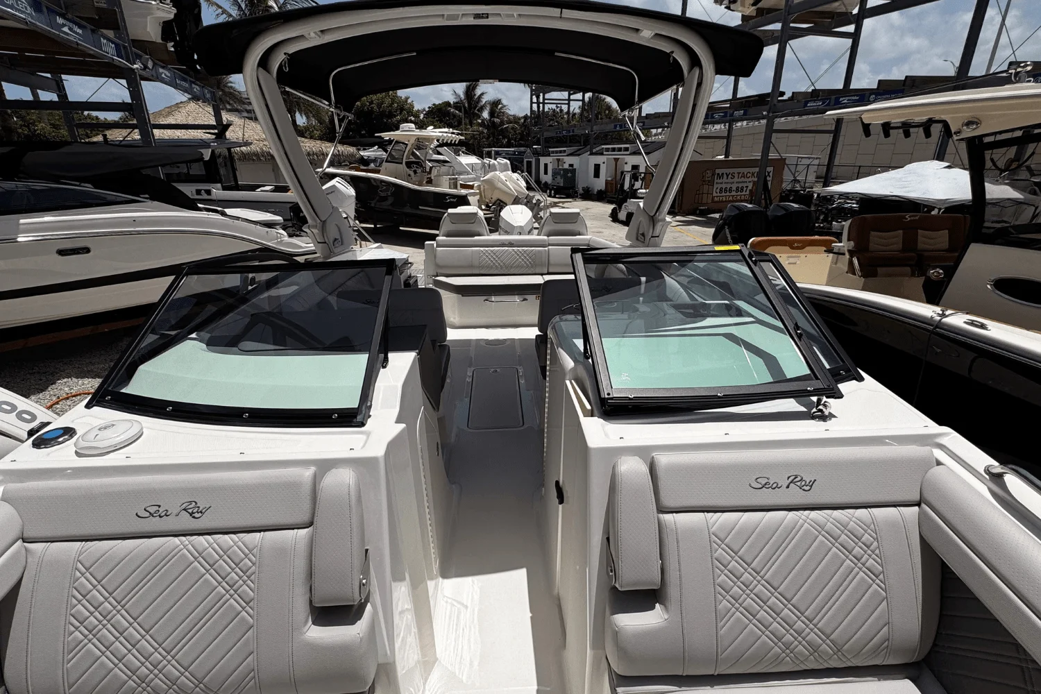 2026 Sea Ray SDX 290 Outboard Image Thumbnail #24