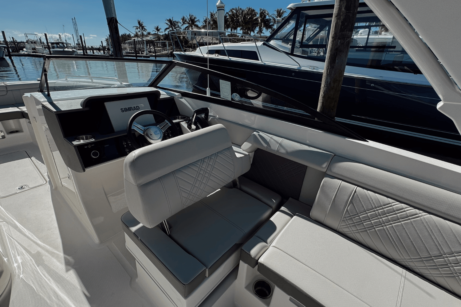 2026 Sea Ray SDX 290 Outboard Image Thumbnail #9