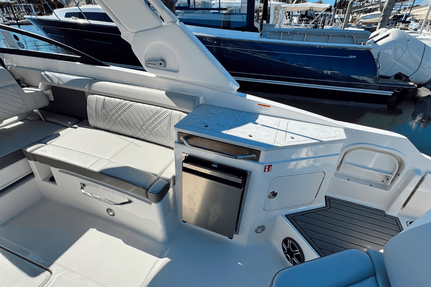 2026 Sea Ray SDX 290 Outboard Image Thumbnail #13