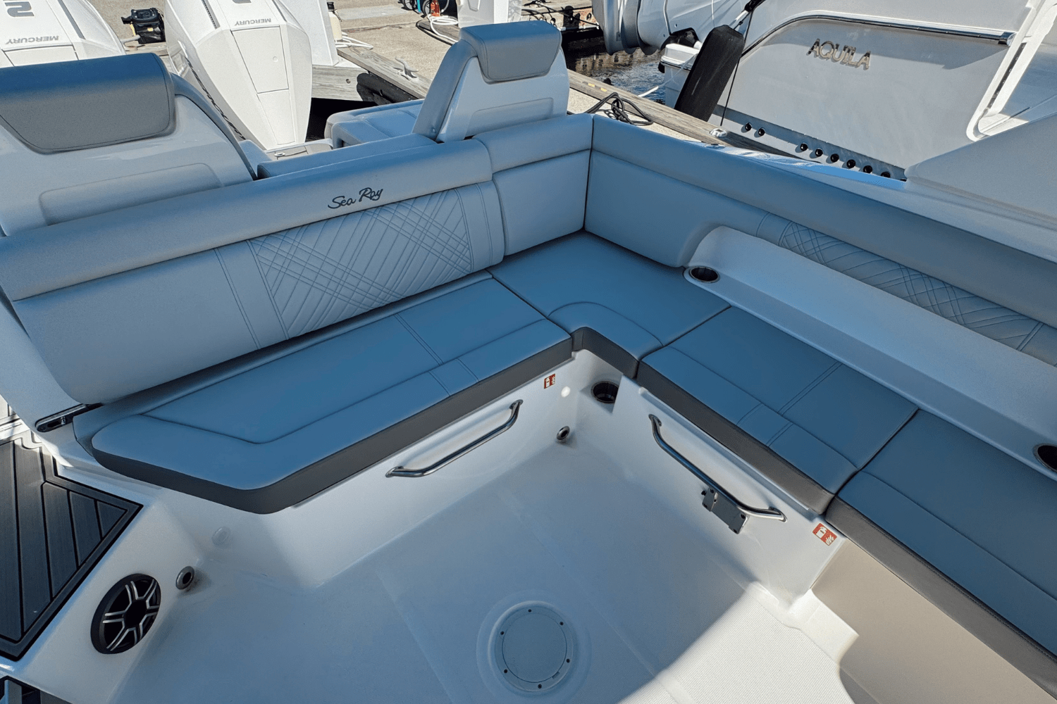 2026 Sea Ray SDX 290 Outboard Image Thumbnail #14