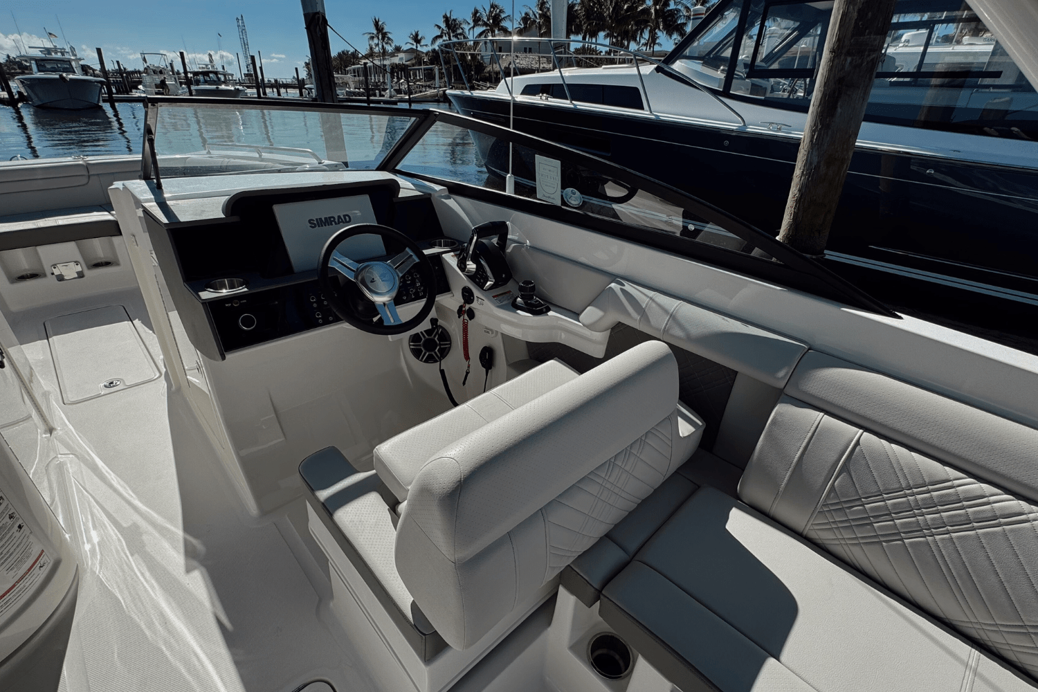 2026 Sea Ray SDX 290 Outboard Image Thumbnail #8