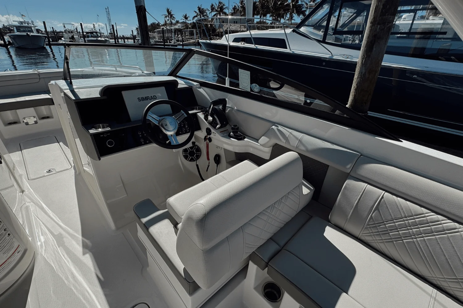 2026 Sea Ray SDX 290 Outboard Image Thumbnail #8