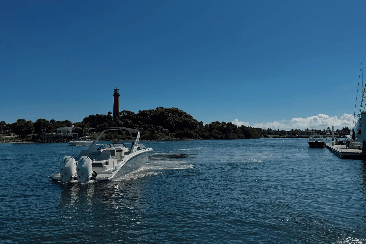 2026 Sea Ray SDX 290 Outboard Image Thumbnail #3