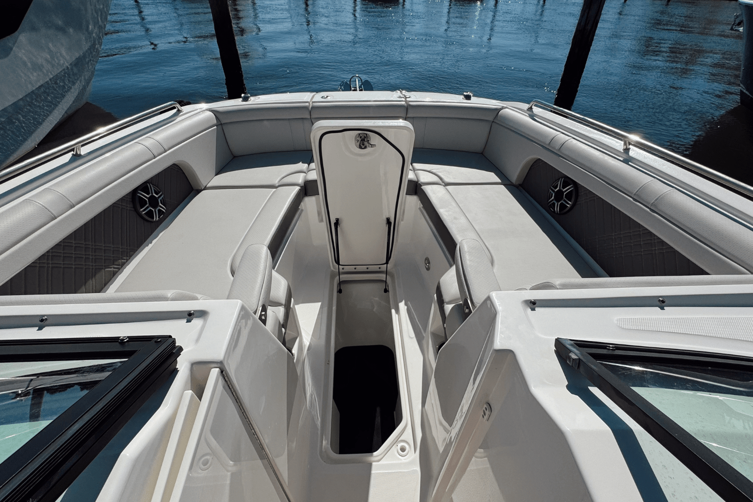 2026 Sea Ray SDX 290 Outboard Image Thumbnail #5