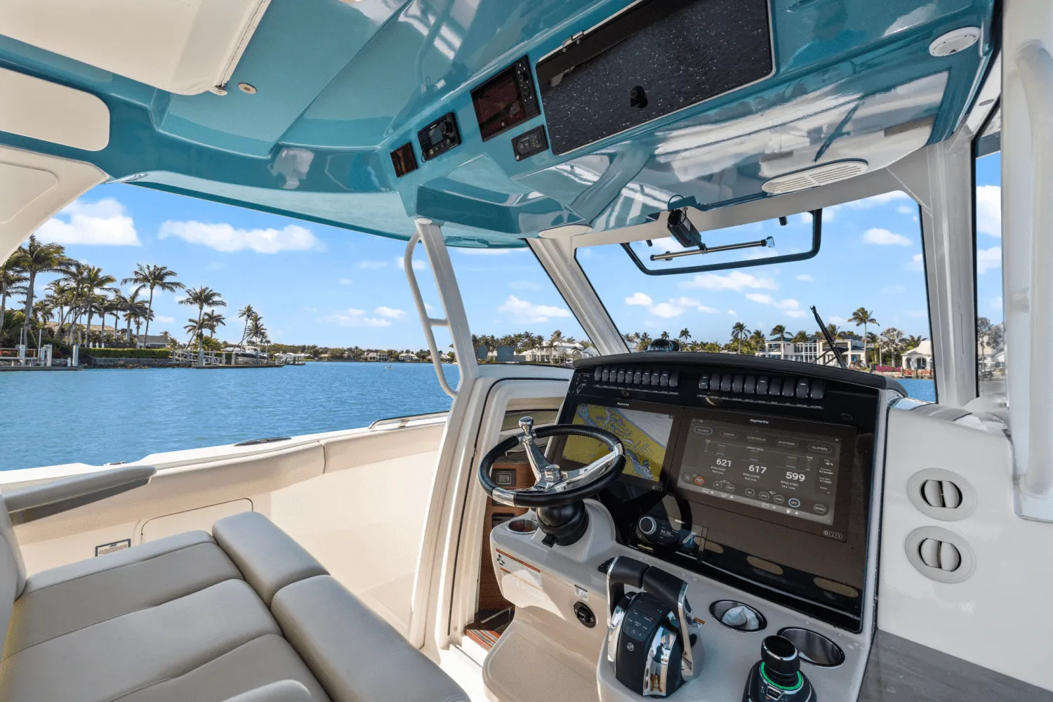 2022 Boston Whaler 350 REALM Image Thumbnail #25