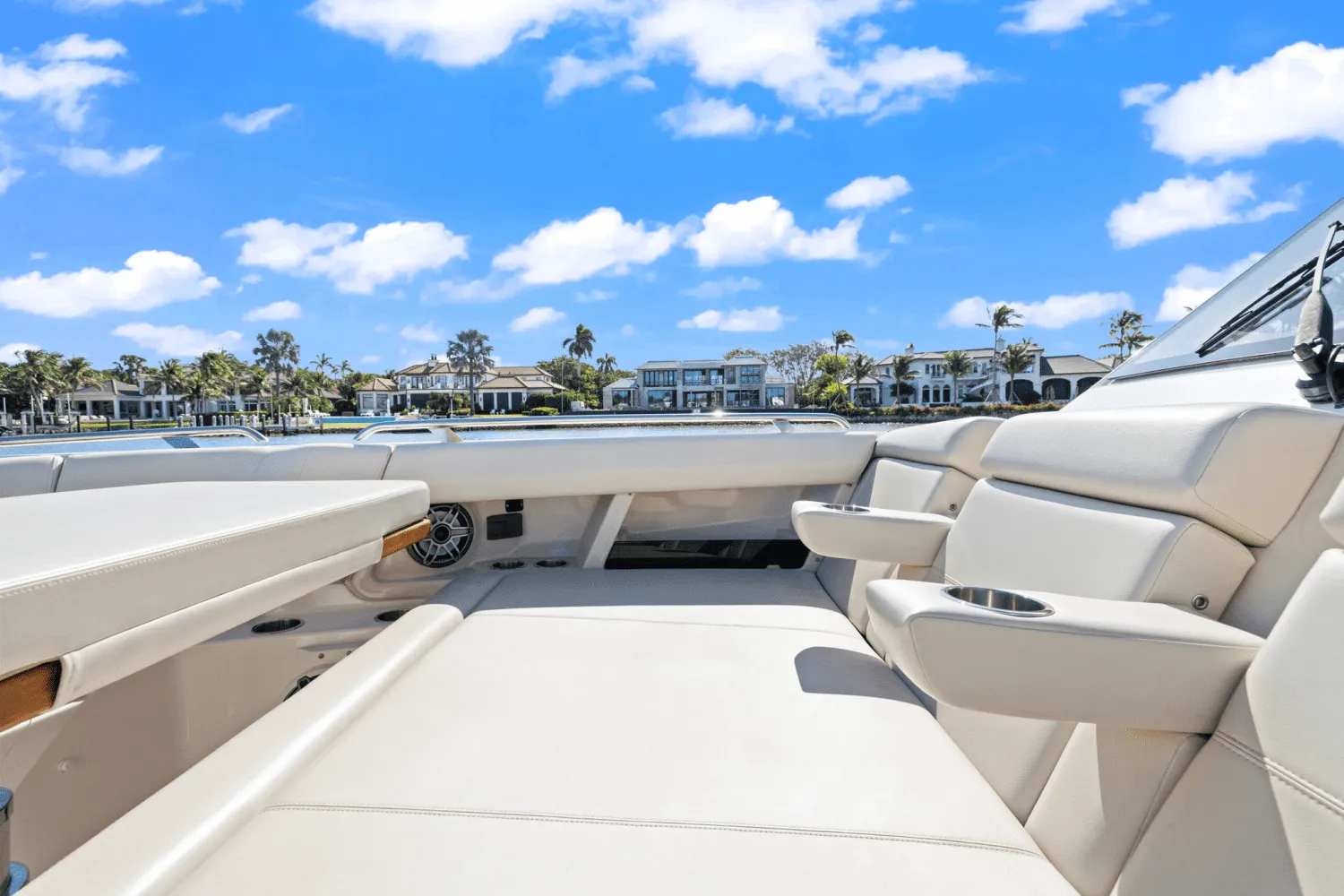 2022 Boston Whaler 350 REALM Image Thumbnail #35