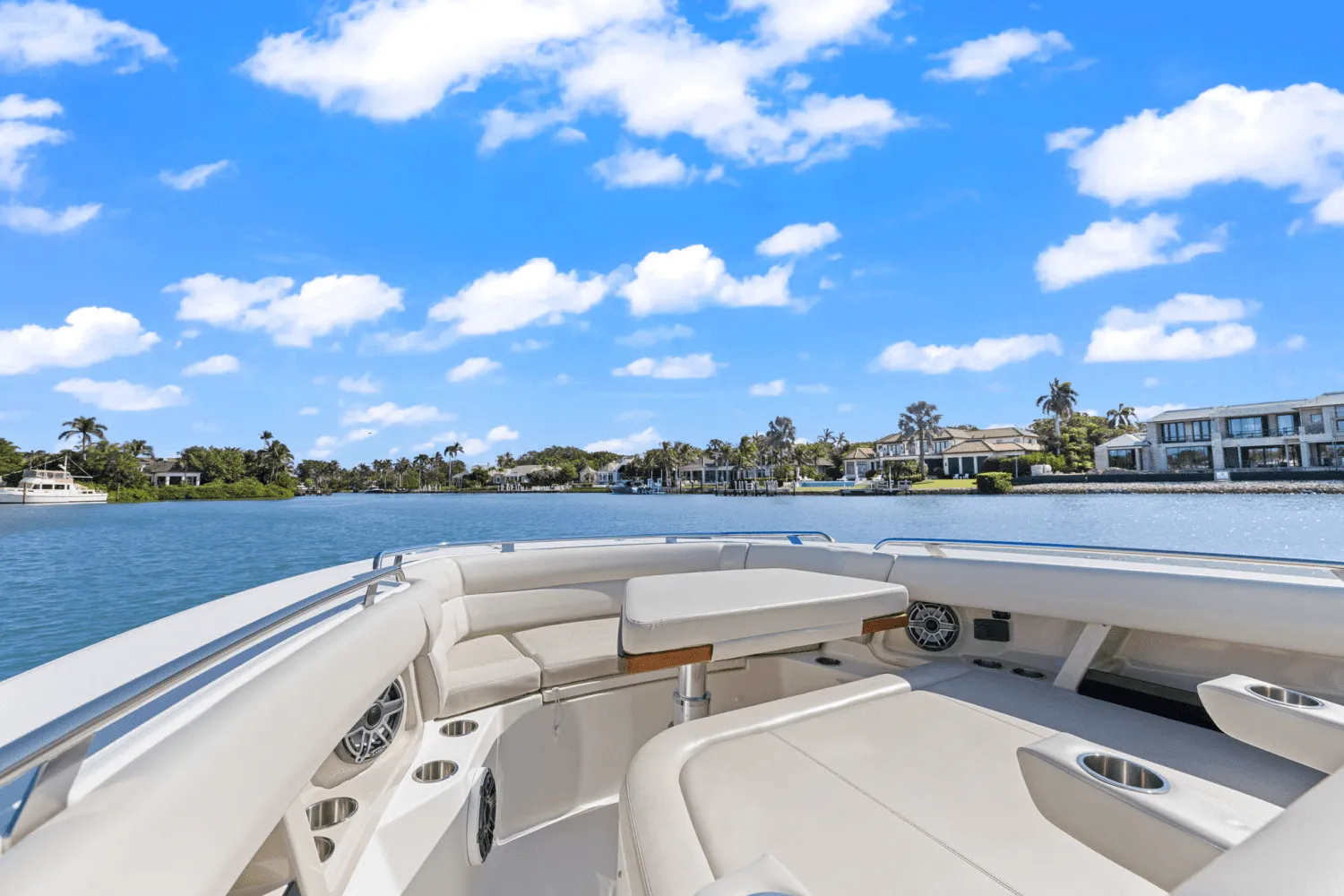 2022 Boston Whaler 350 REALM Image Thumbnail #33