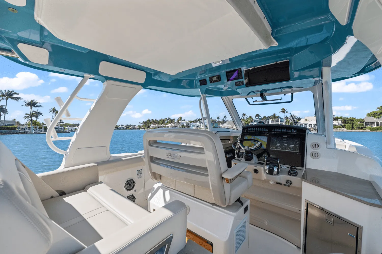 2022 Boston Whaler 350 REALM Image Thumbnail #21
