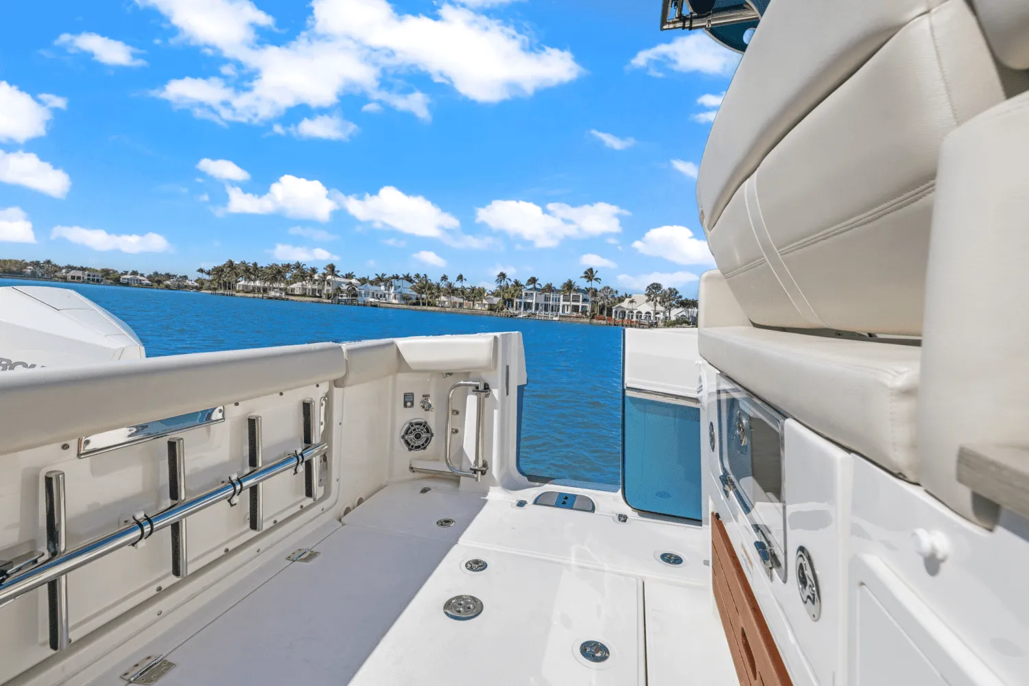 2022 Boston Whaler 350 REALM Image Thumbnail #14