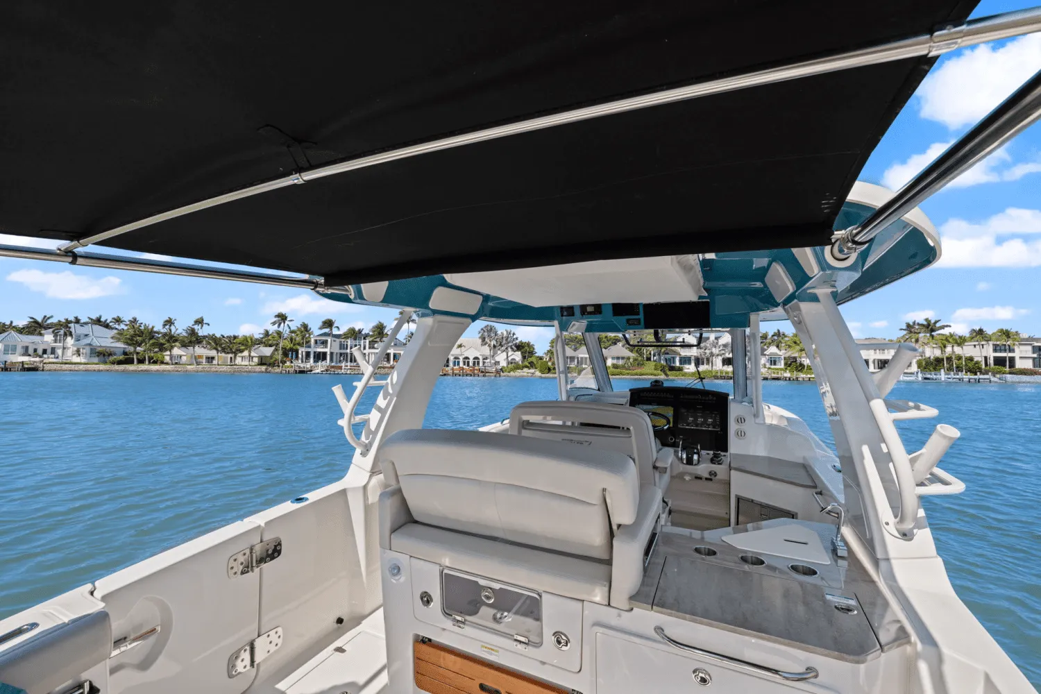 2022 Boston Whaler 350 REALM Image Thumbnail #18