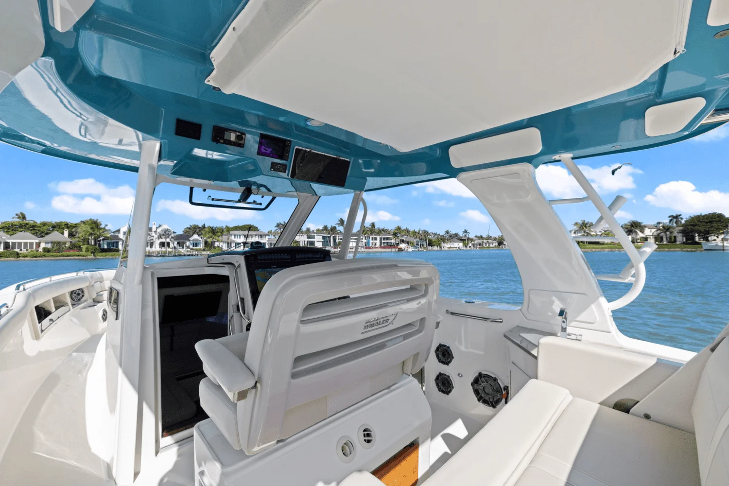 2022 Boston Whaler 350 REALM Image Thumbnail #23