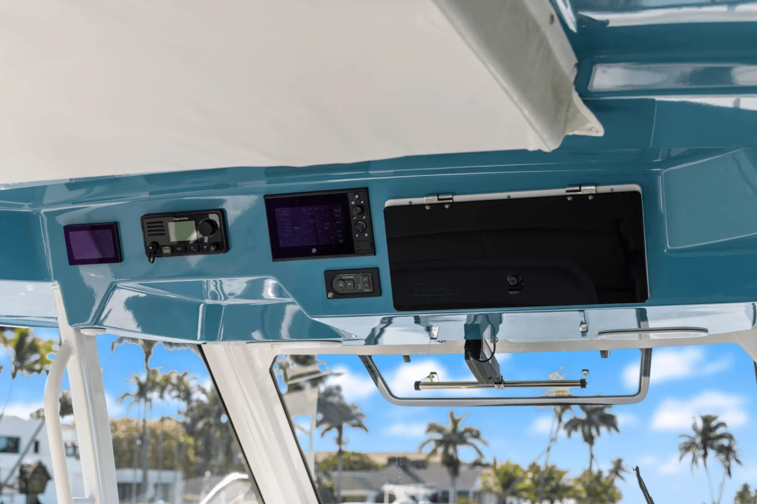 2022 Boston Whaler 350 REALM Image Thumbnail #30