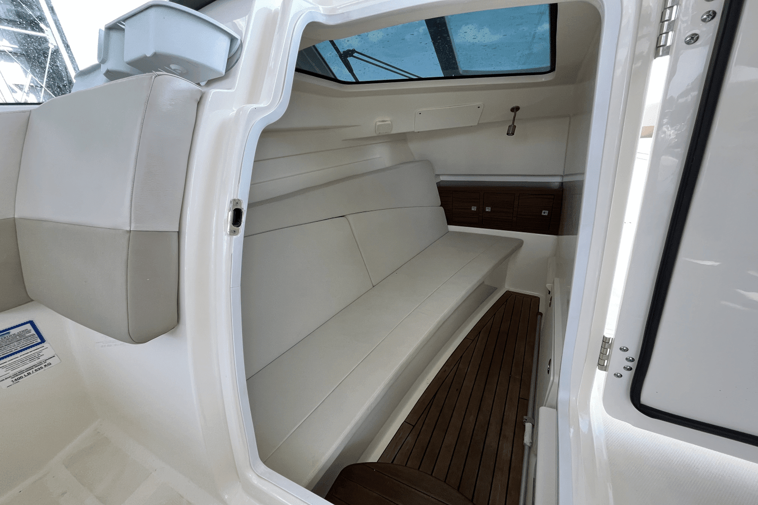 2020 Boston Whaler 320 VANTAGE Image Thumbnail #24