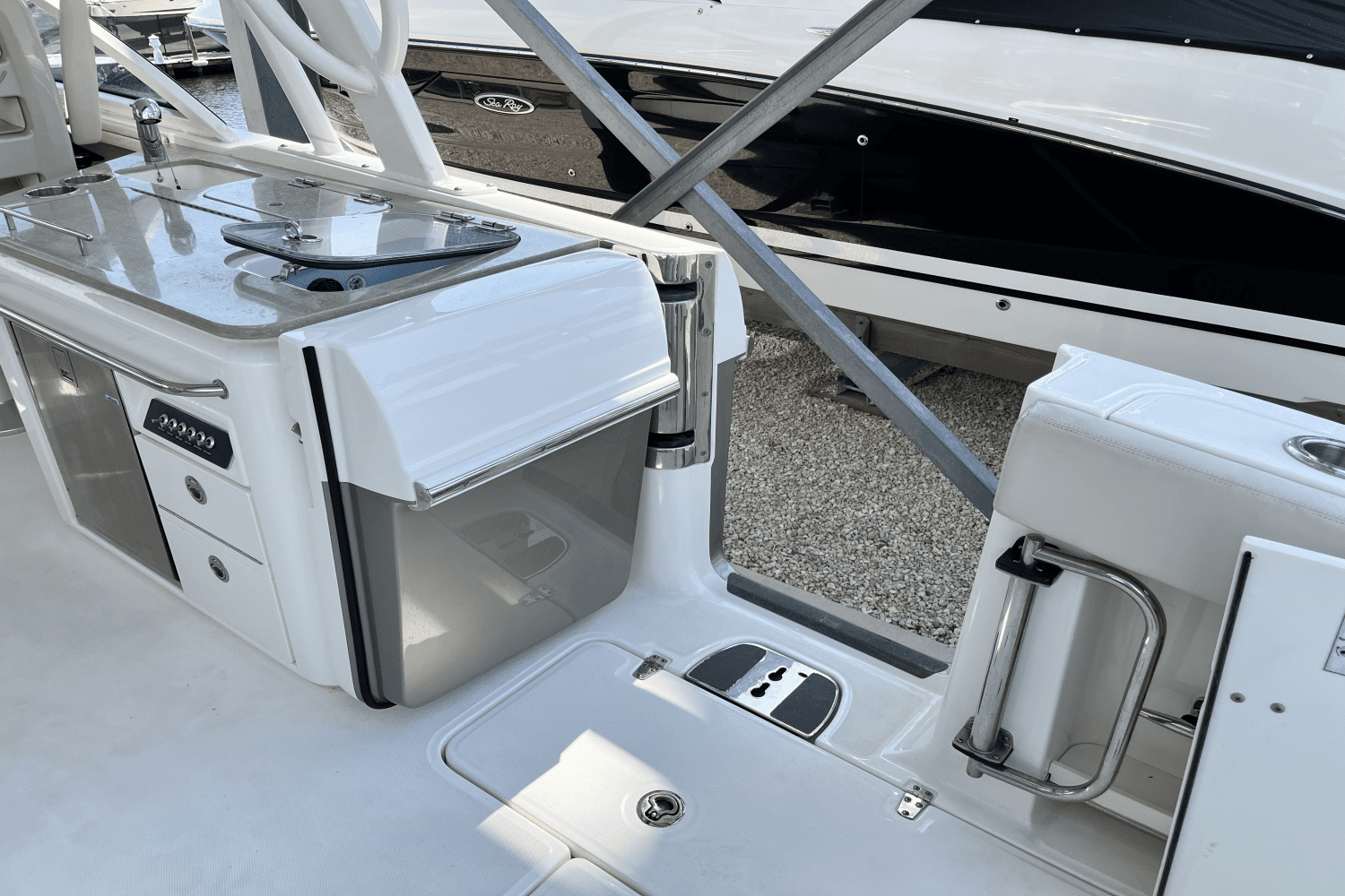 2020 Boston Whaler 320 VANTAGE Image Thumbnail #13