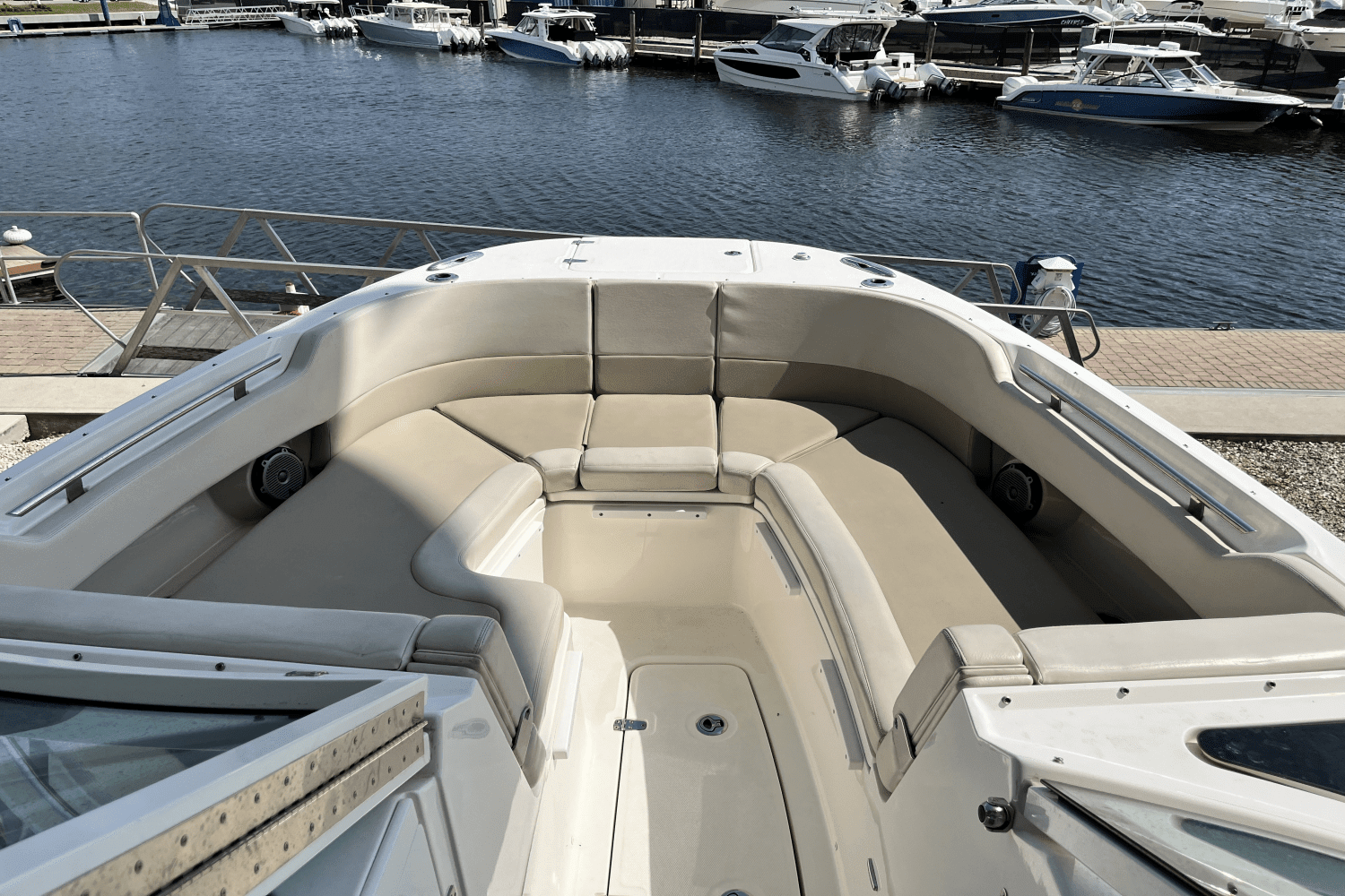 2020 Boston Whaler 320 VANTAGE Image Thumbnail #19