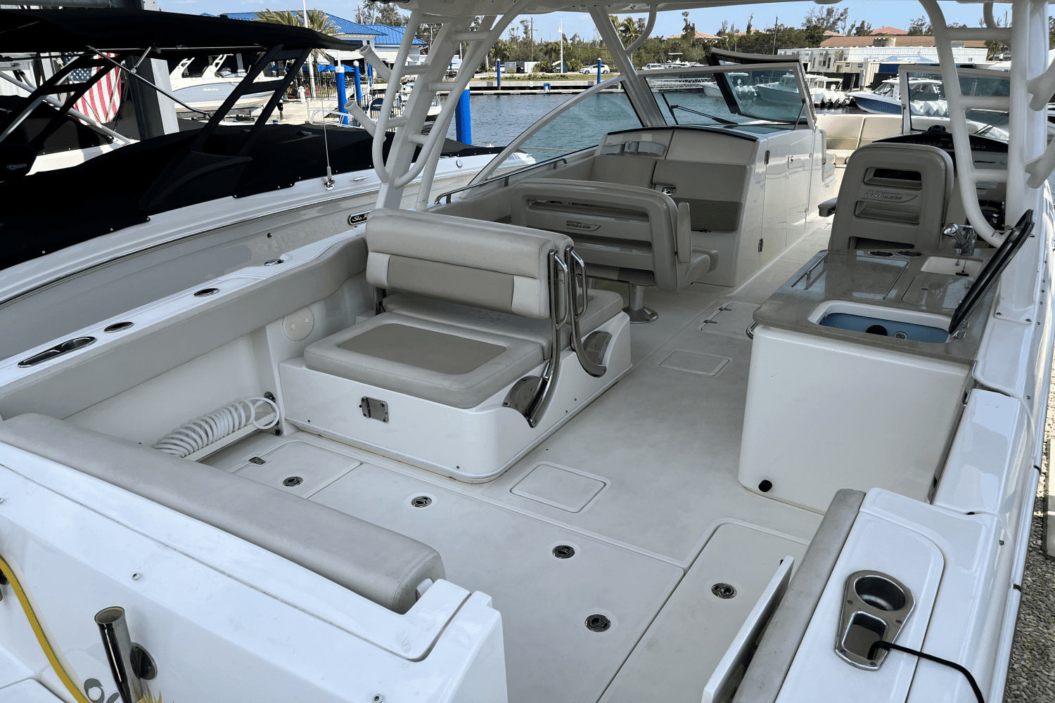 2020 Boston Whaler 320 VANTAGE Image Thumbnail #6