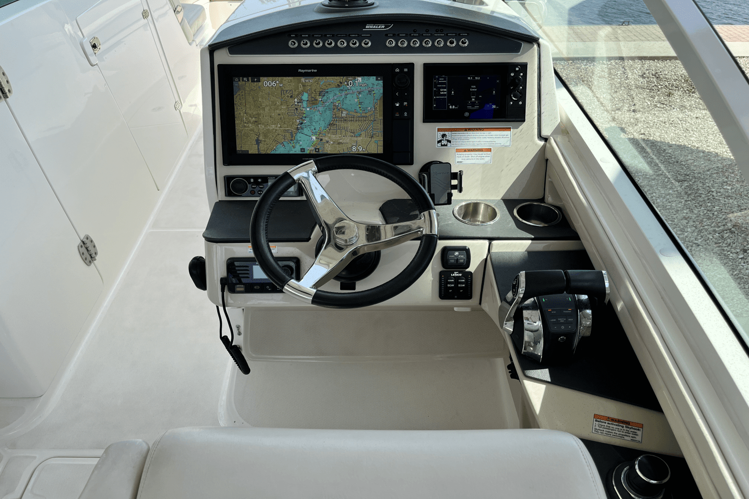 2020 Boston Whaler 320 VANTAGE Image Thumbnail #16