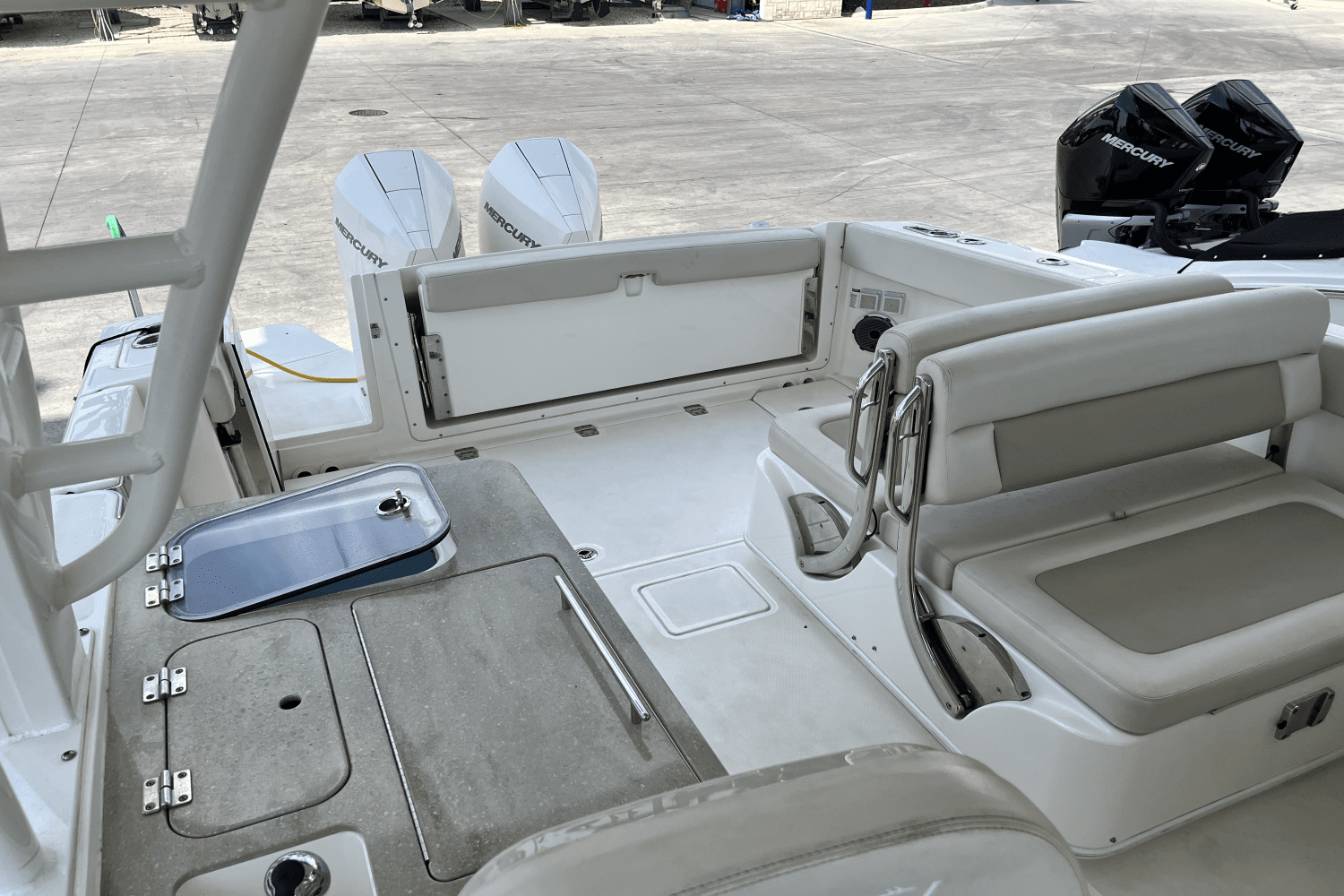 2020 Boston Whaler 320 VANTAGE Image Thumbnail #8