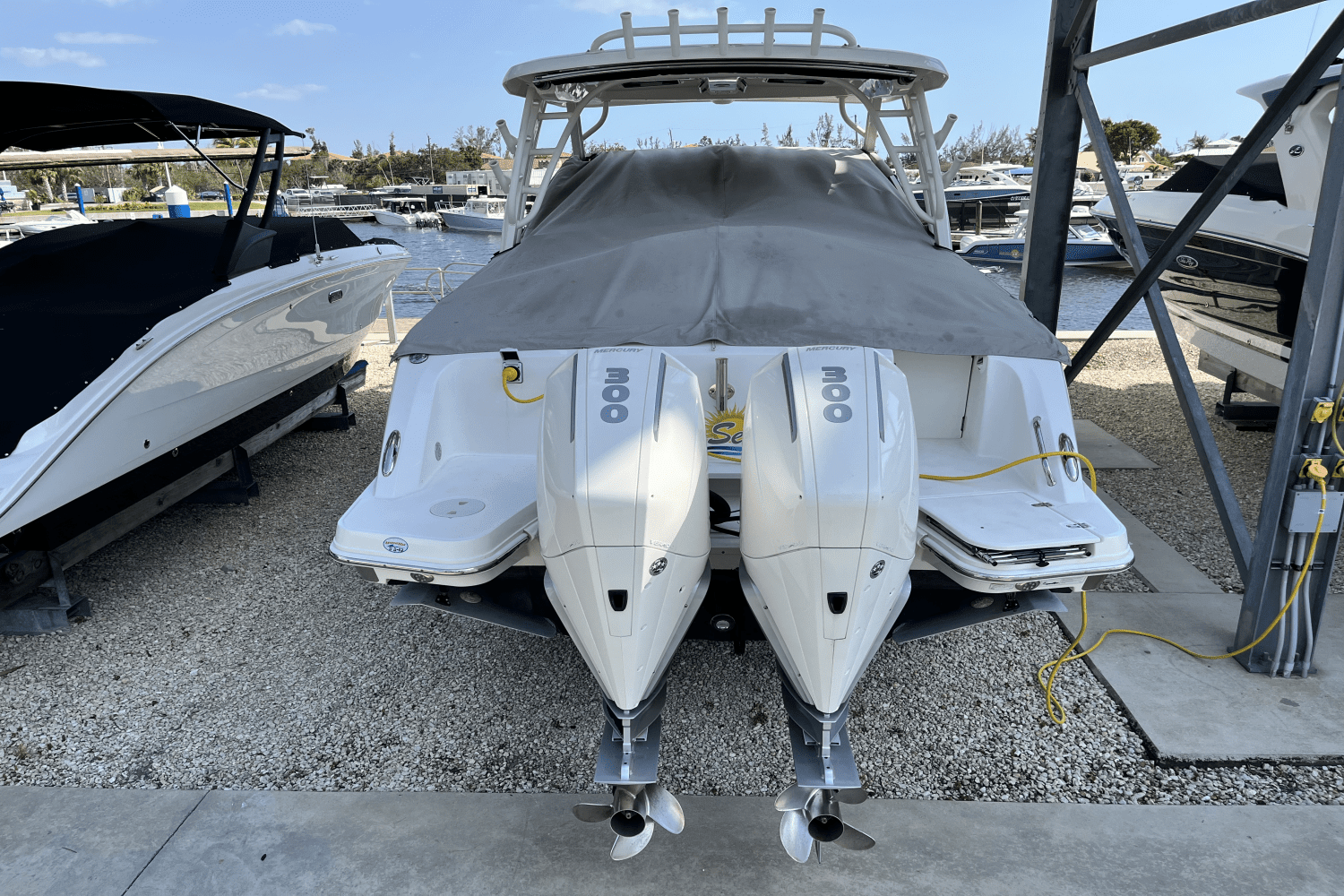 2020 Boston Whaler 320 VANTAGE Image Thumbnail #1