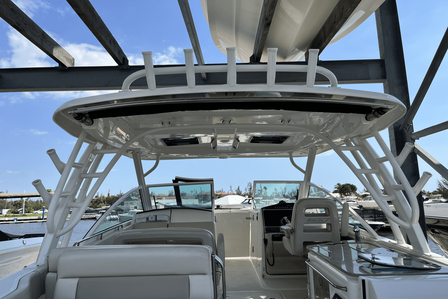 2020 Boston Whaler 320 VANTAGE Image Thumbnail #5