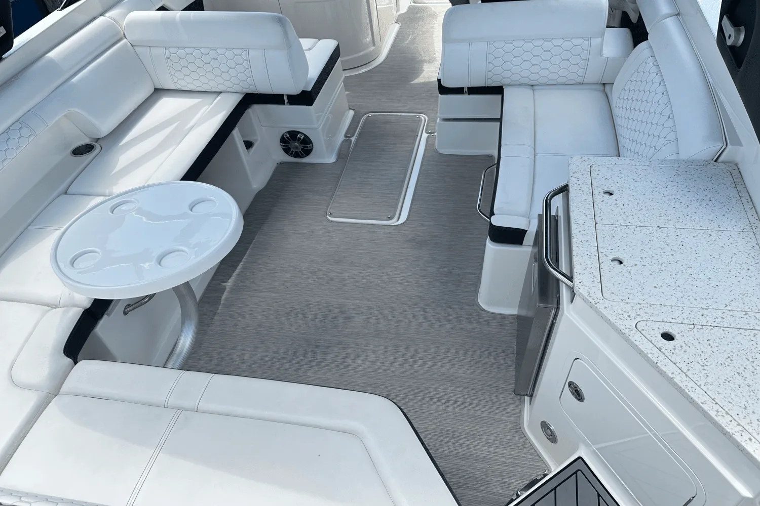 2021 Sea Ray SDX 290 Outboard Image Thumbnail #15