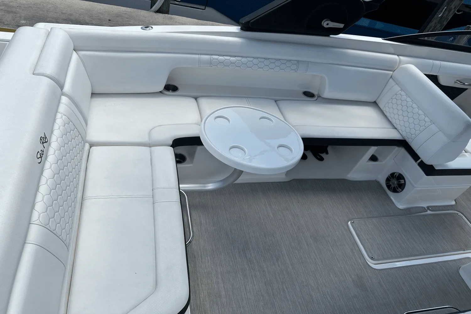2021 Sea Ray SDX 290 Outboard Image Thumbnail #14